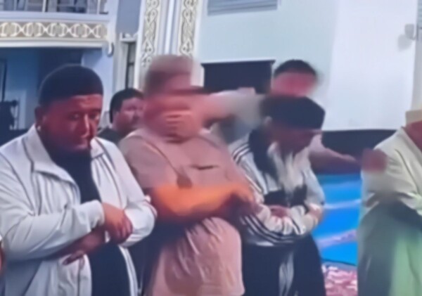 Шокирующее нападение в мечети прокомментировали в ДУМК
