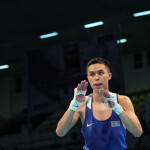 Чемпиону мира по боксу Сакену Бибосынову в Шымкенте подарили жеребца