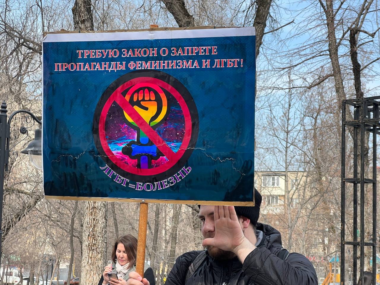 photo_5424852314474272180_y