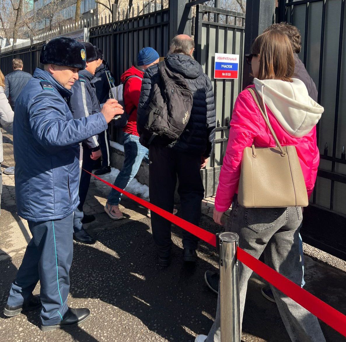 photo_5456622964951865917_y